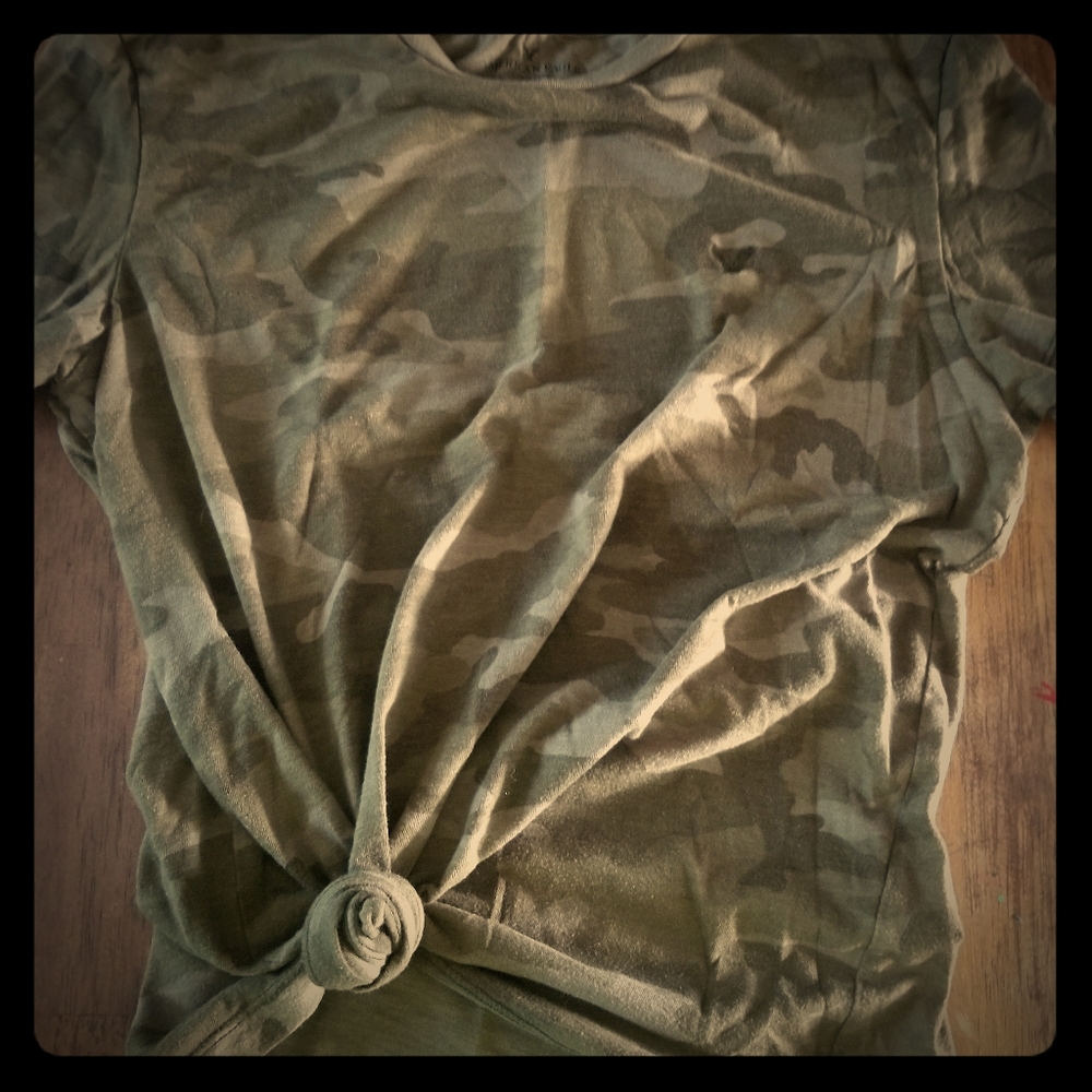Camo American Eagle tshirt